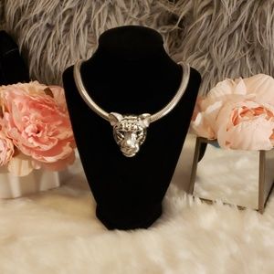 💎💎💎💎Beautiful necklace with lion pendant💎💎💎